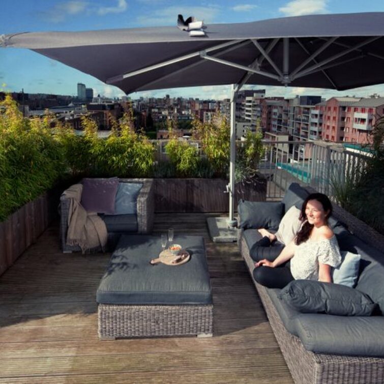 Genieten van buiten op dakterras